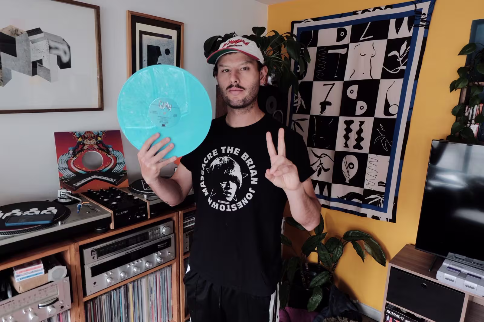 Read The Room W/ Felipe Gordon