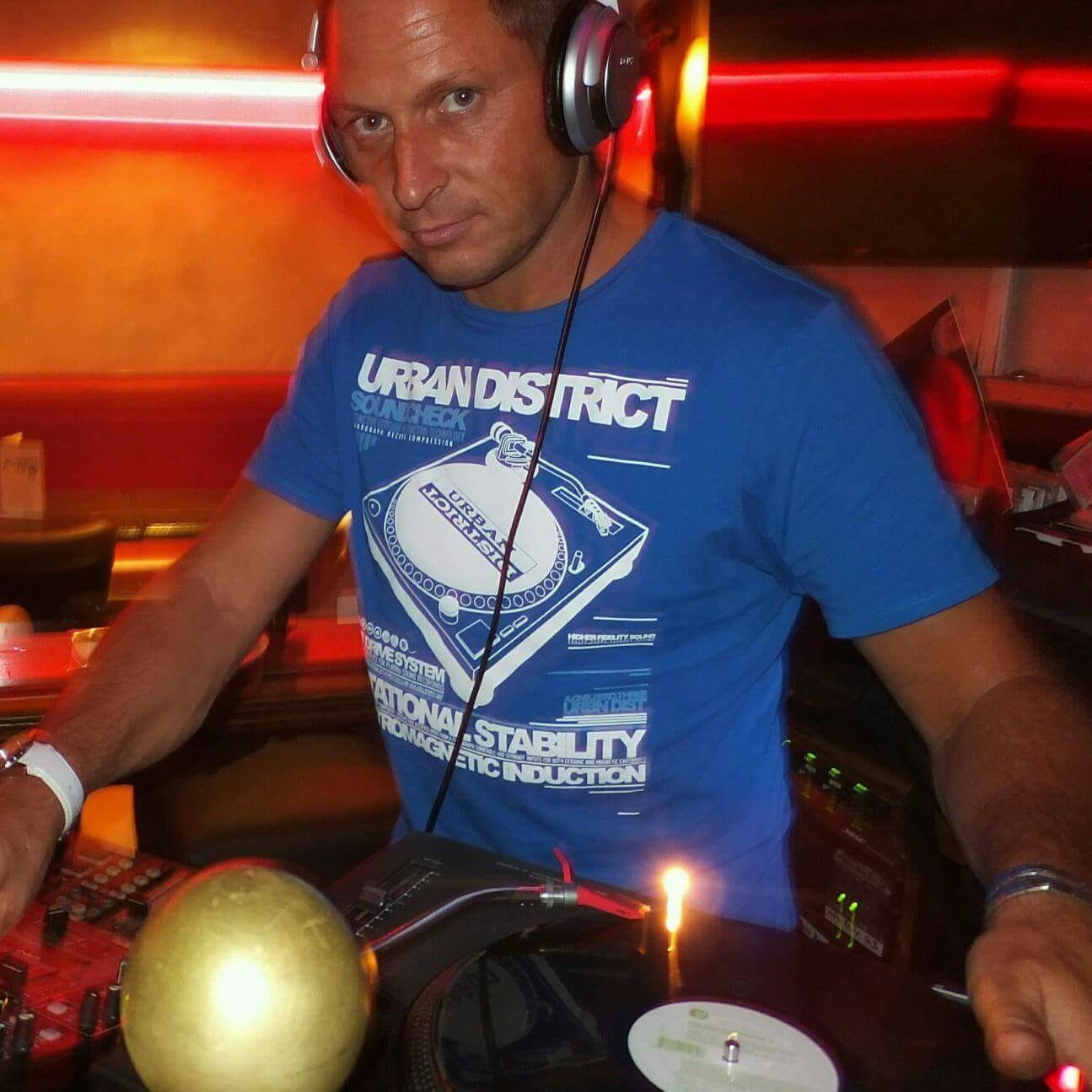 friends.zone mit Deacon Frost Jr. & freunde
