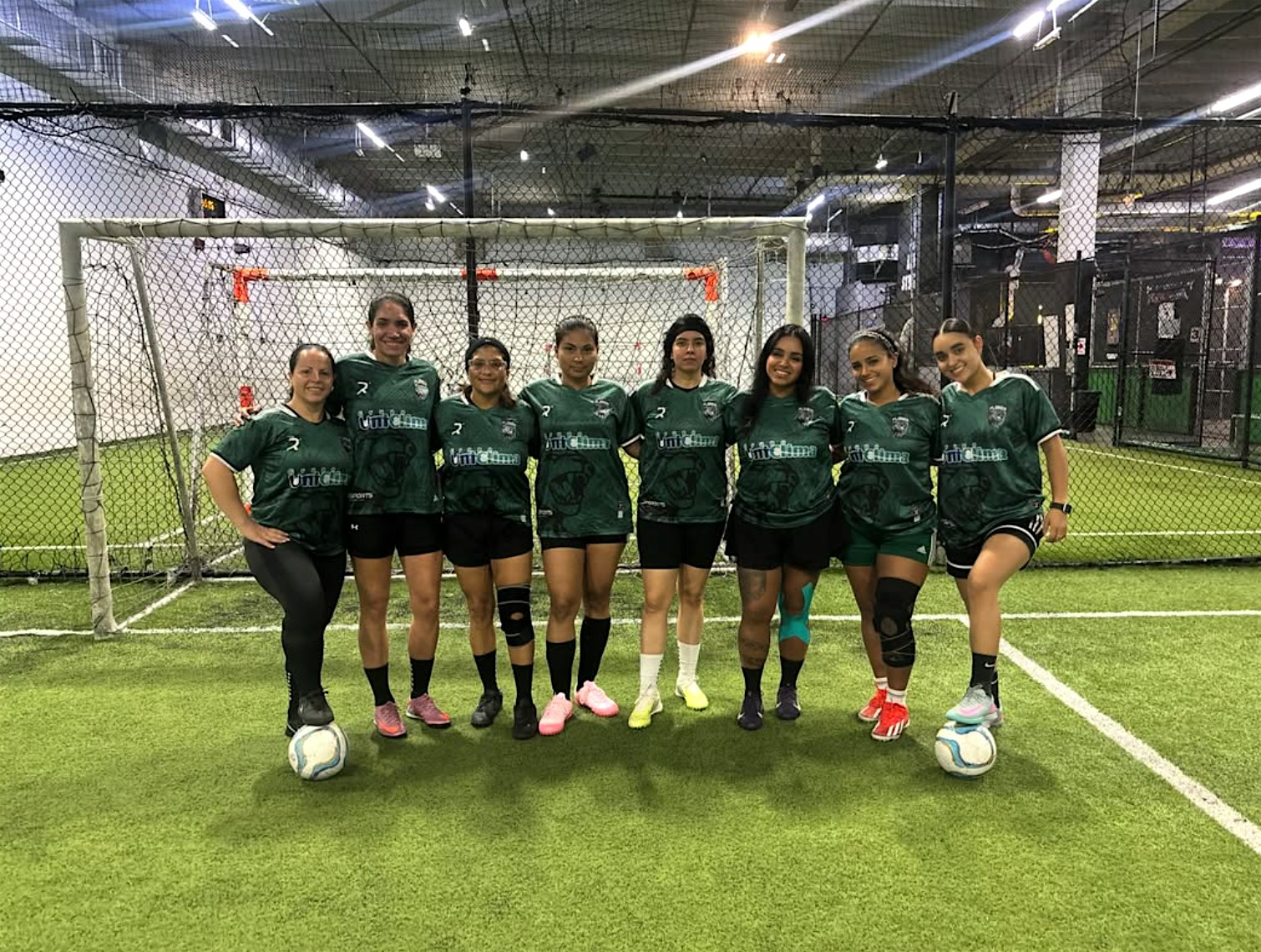 WOMEN'S SOCCER PRACTICE BY A PROFESSIONAL COACH