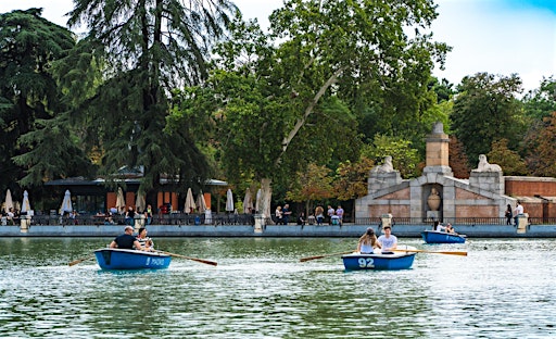 Free Tour Madrid: Gran Via, Cibeles, Retiro and Puerta de Alcala - English