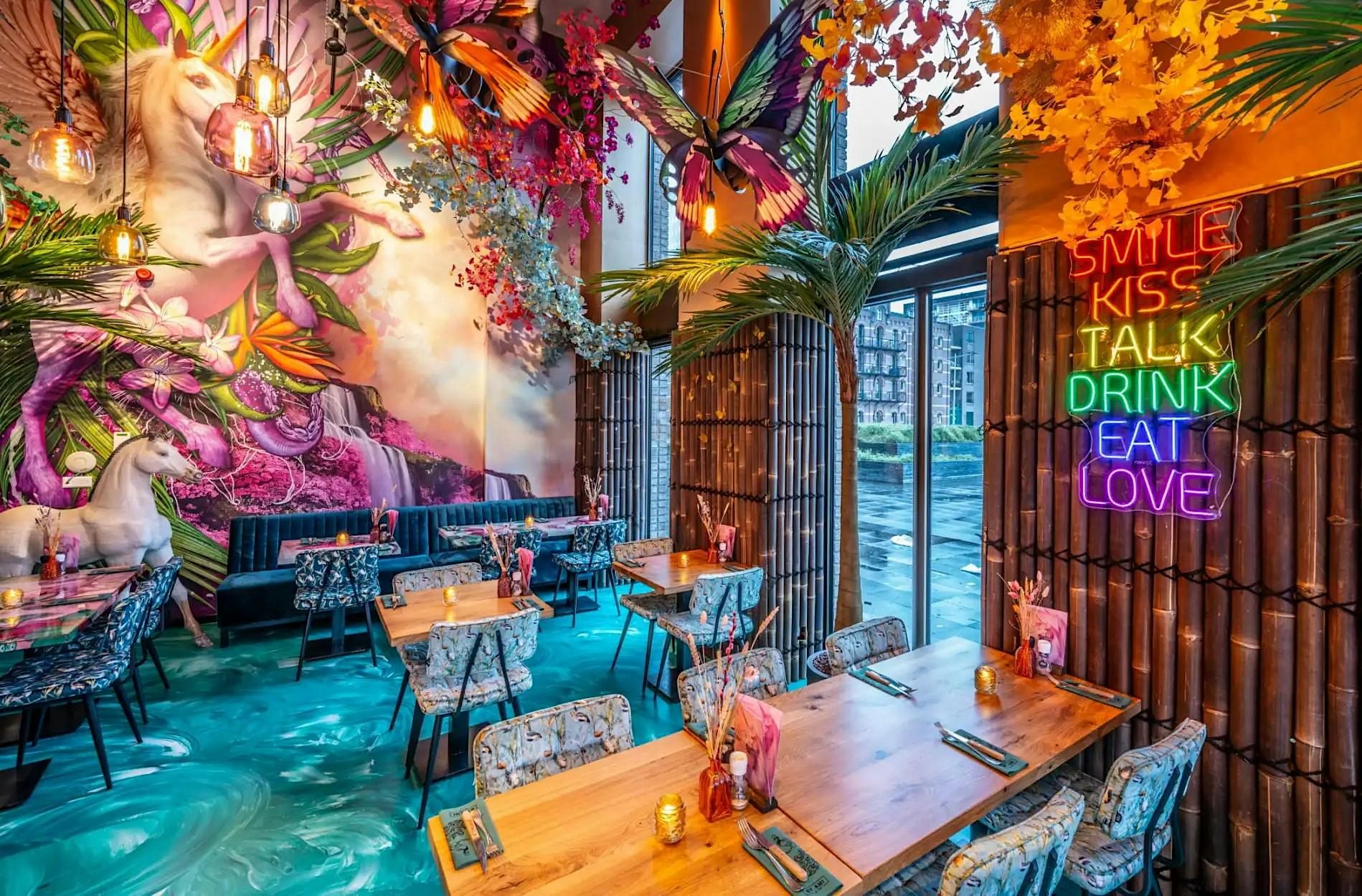 Forward Event - Drag Bingo & Dinner bij ByAmi Den Haag