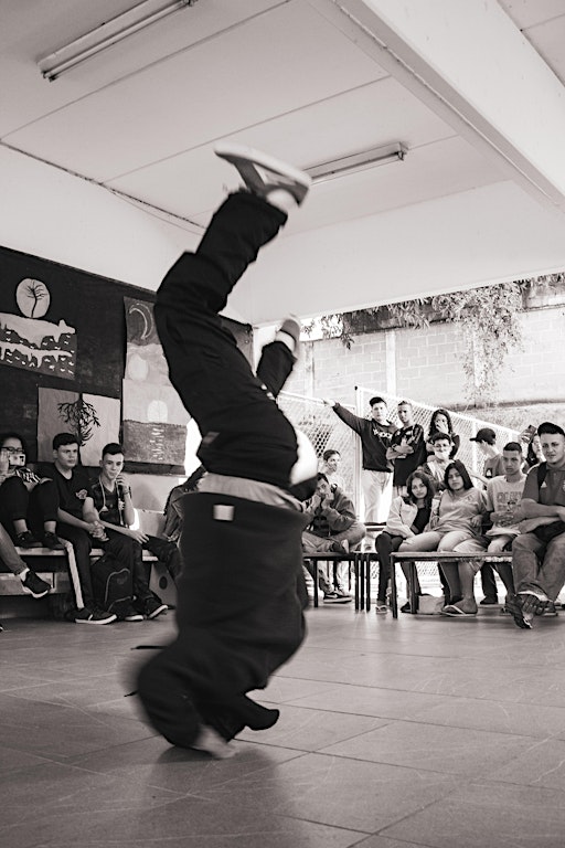 HIP HOP DANCE CLASS
