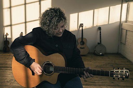 Anna Massie @ Largs Folk Nights
