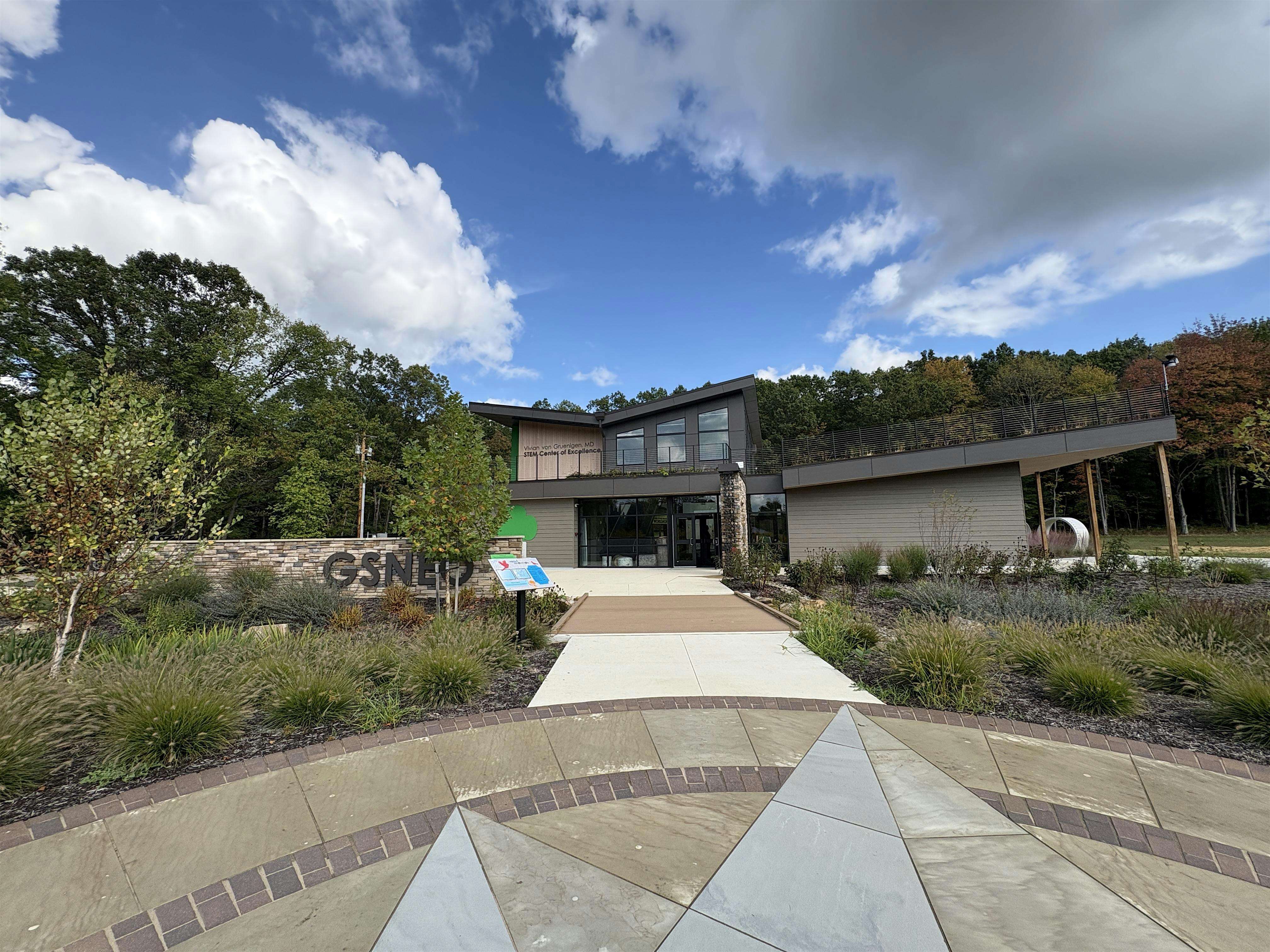 All Forward CONNECTIONS: Hike @ Girl Scouts’ Camp Ledgewood & Discover STEM
