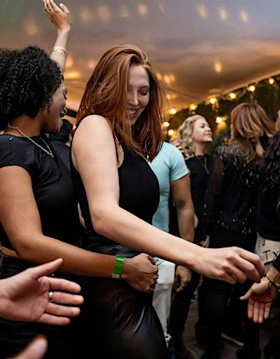 Salsa & Bachata: Tanzen für mehr Selbstbewusstsein und Wohlbefinden