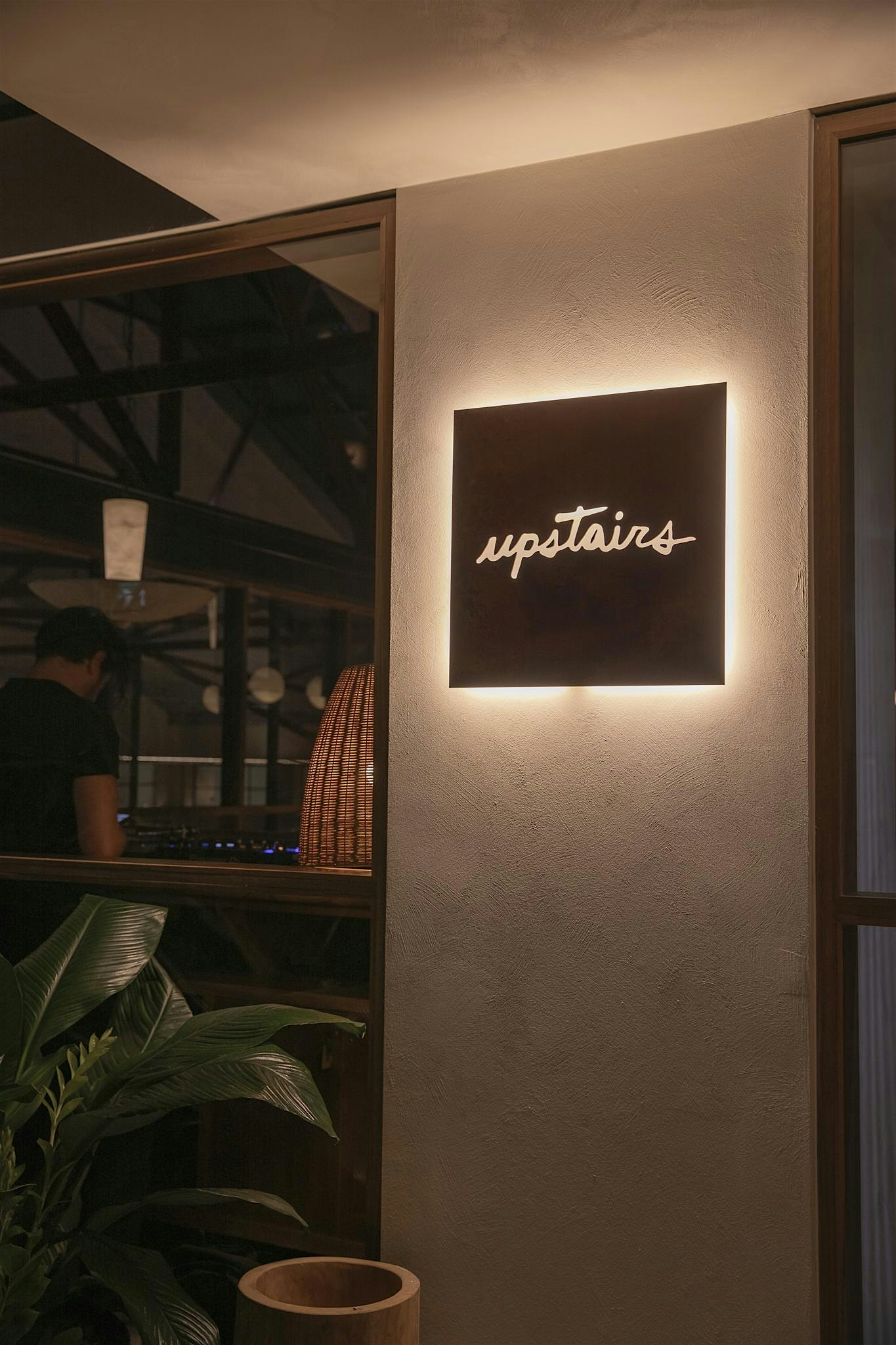 The Upstairs Cellar Door - Battle of the Bubbles