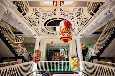 Small Group Peranakan Heritage Tour: From Museum to Food and Shophouses