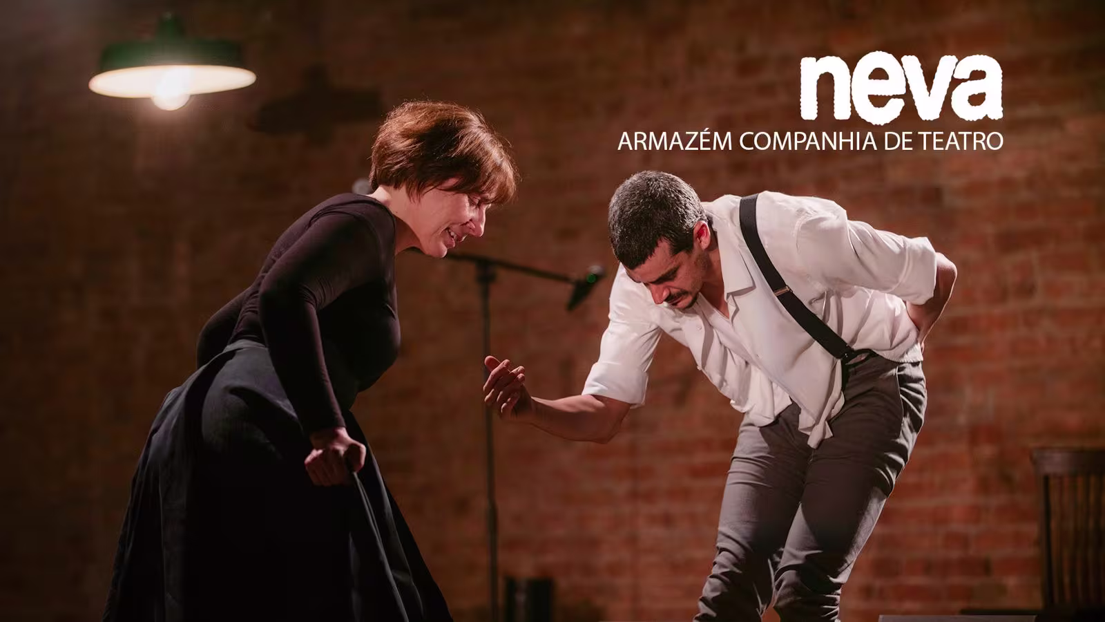 Espetáculo Teatral Neva, Montagem Da Armazém Cia. De Teatro