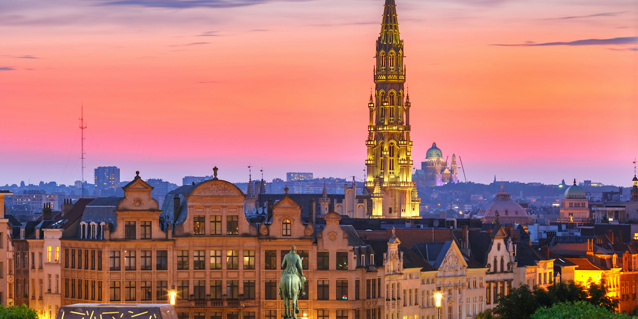 Crack the codes of Brussels with our thrilling outdoor escape game!
