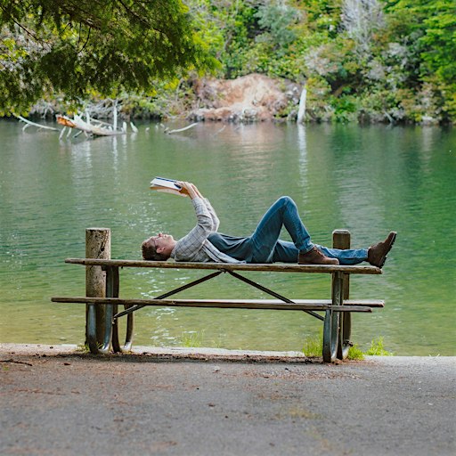 Reading hour (Porto)