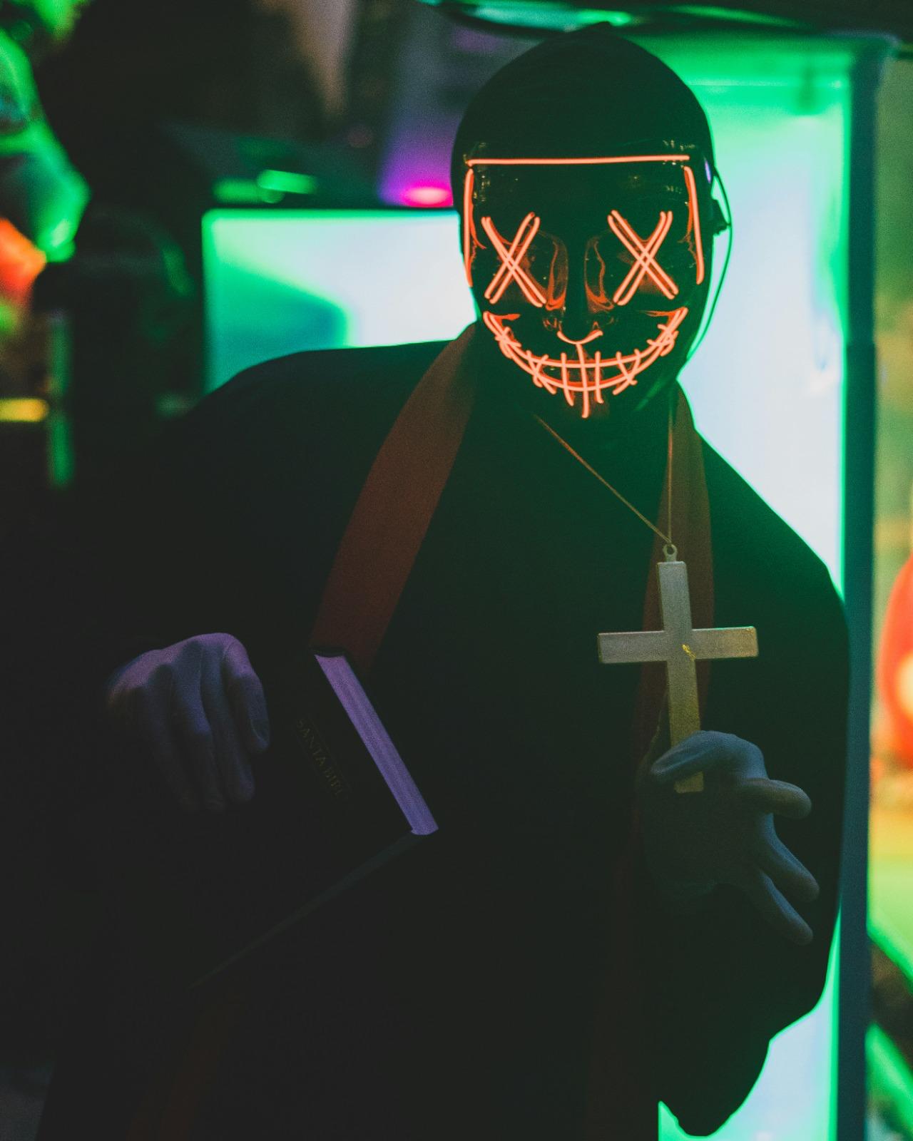 Pre Halloween Party Tour - Grafiti Bar x 3 decorated Clubs