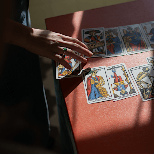 Teken or Leave It: Draw your Tarot Card with Ana López-Santacruz