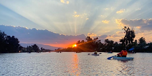 Experiencia Atardecer sobre kayak en Xochimilco Oculto
