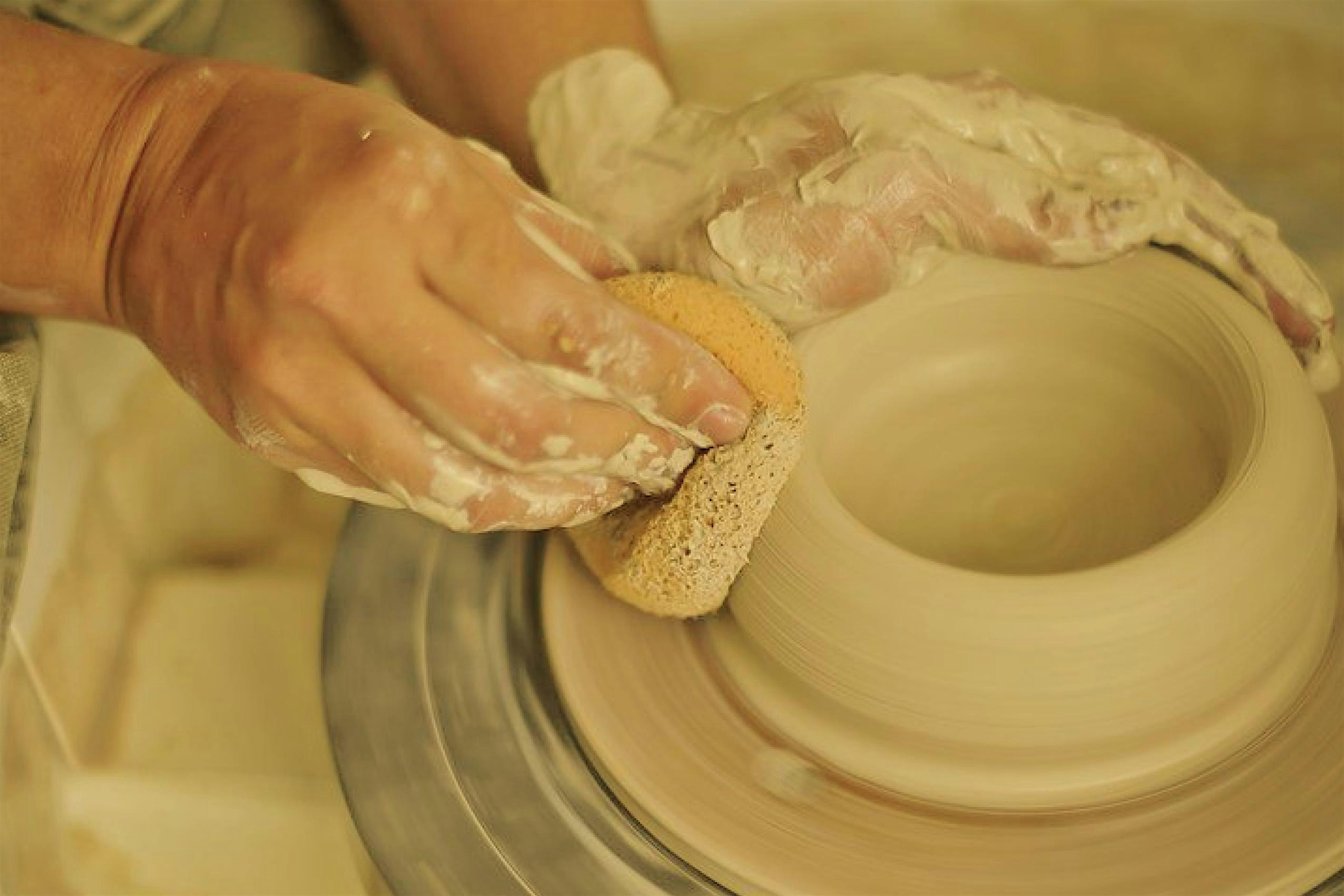 Workshop throwing clay