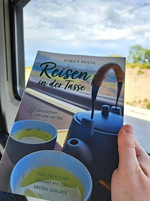 Lesung & Tea Pairing: Reisen in der Tasse - Geschichten mit und um Tee