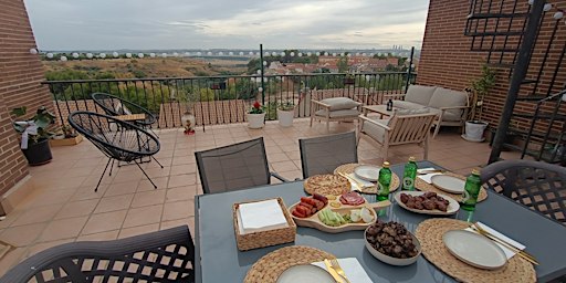 Terraceo Con Piqueo Y Música
