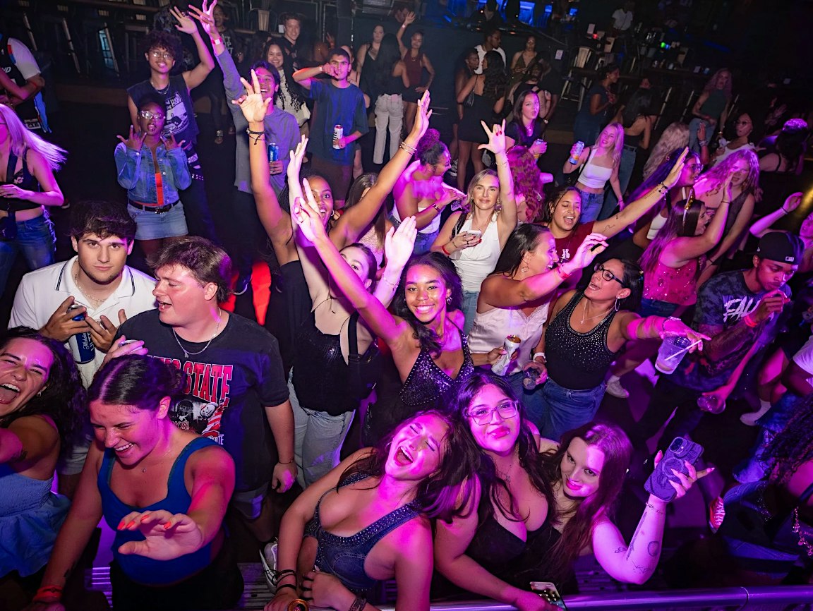 Love In The Club: 2000'S R&B & Hip Hop Party