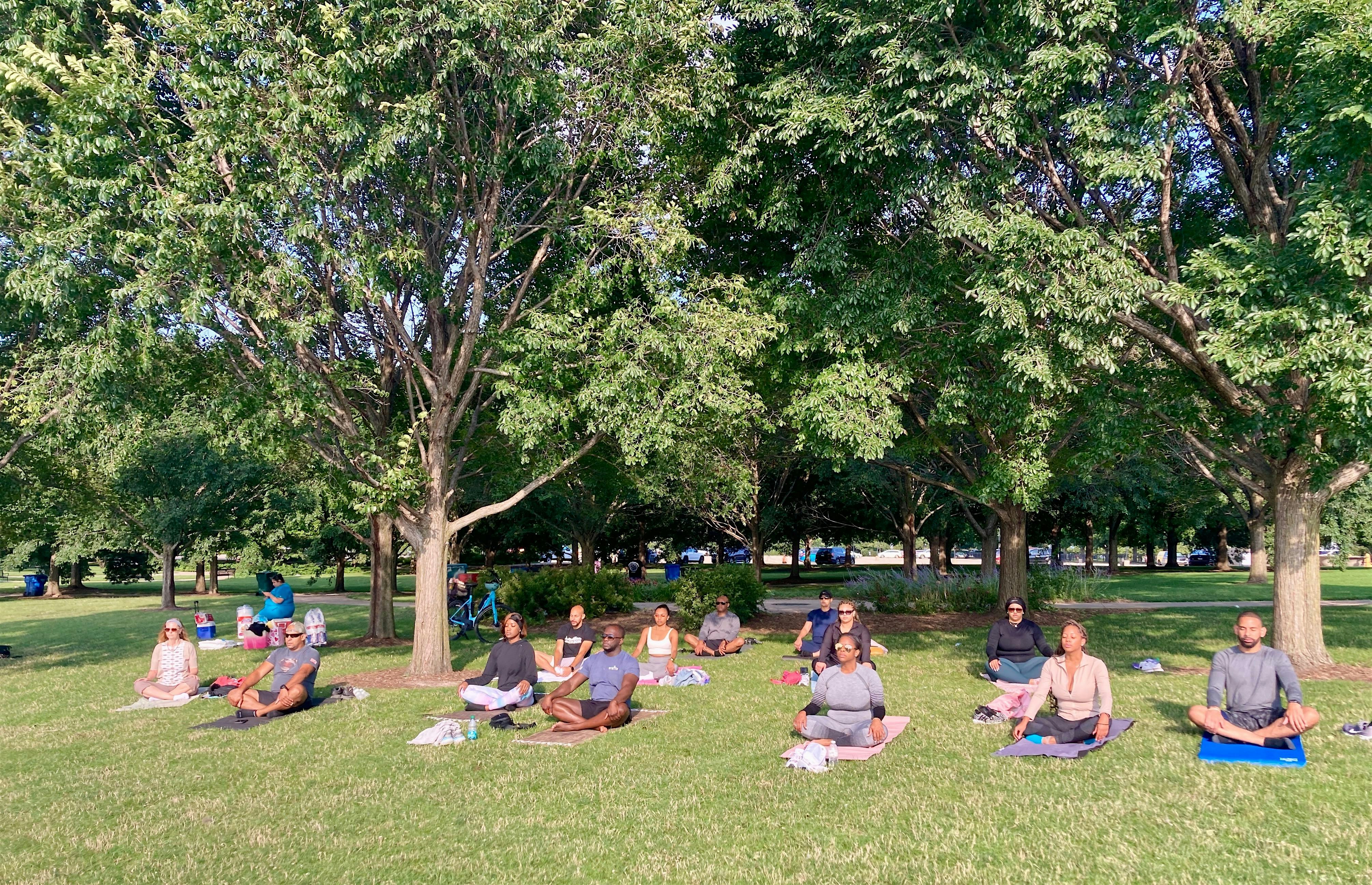 Yoga @ the Lakefront ☀️