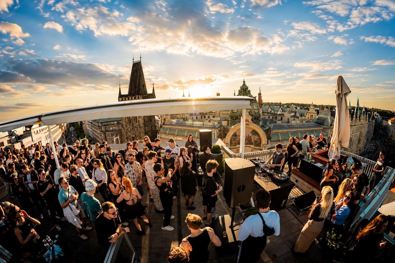 Generate Rooftop Closing w./ Malandra JR/ IT (Diynamic)
