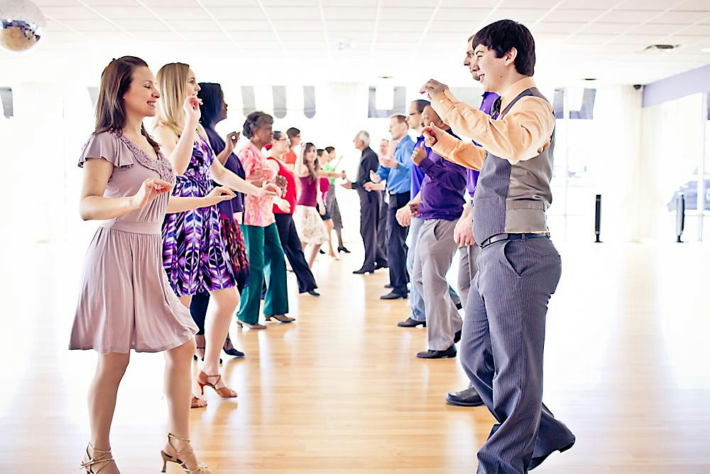 INTRO TO BALLROOM & LATIN DANCING (Singles/no partner needed) - 6 Weeks