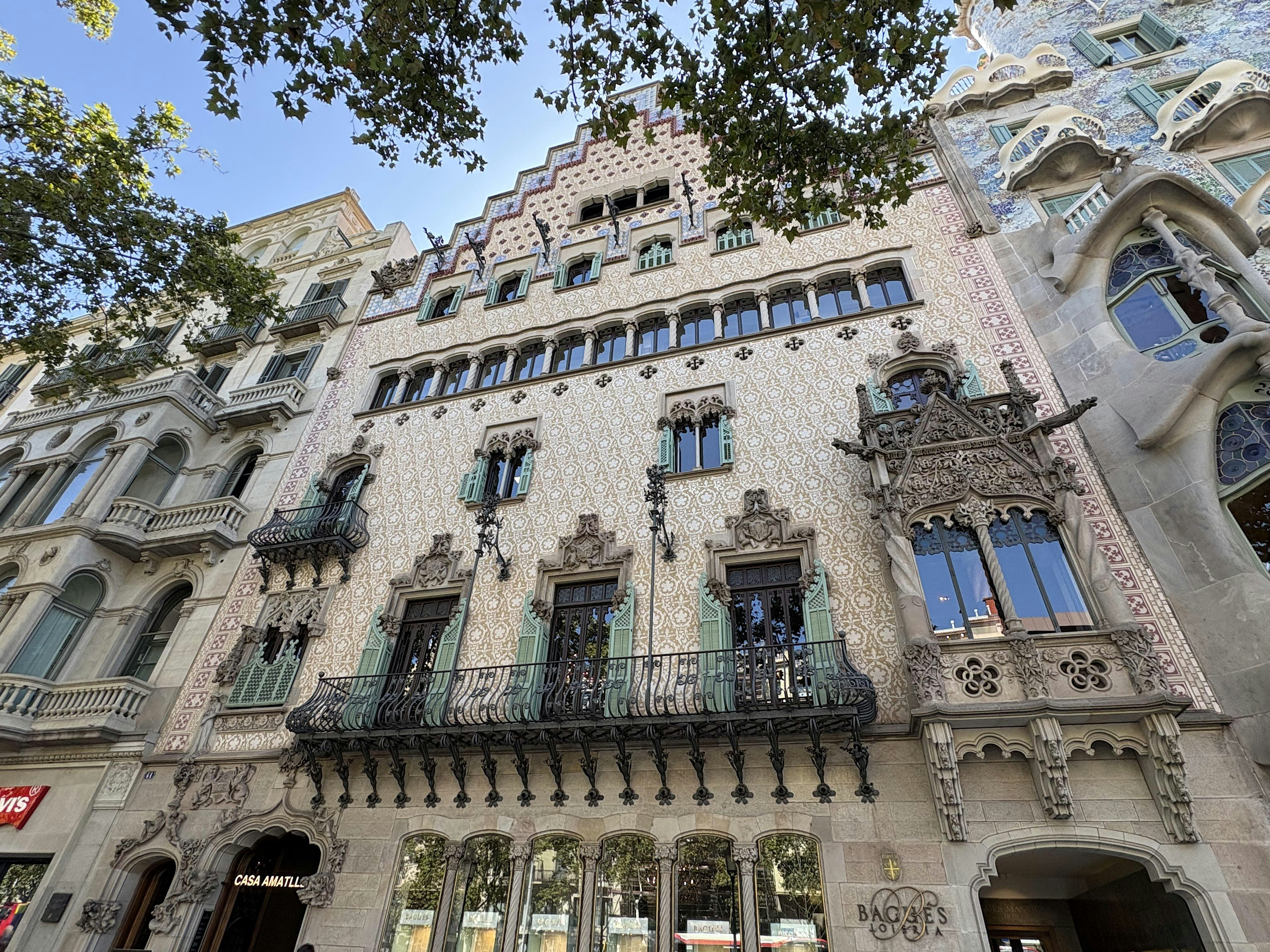 Barcelona Walking Architecture Tour (English only)