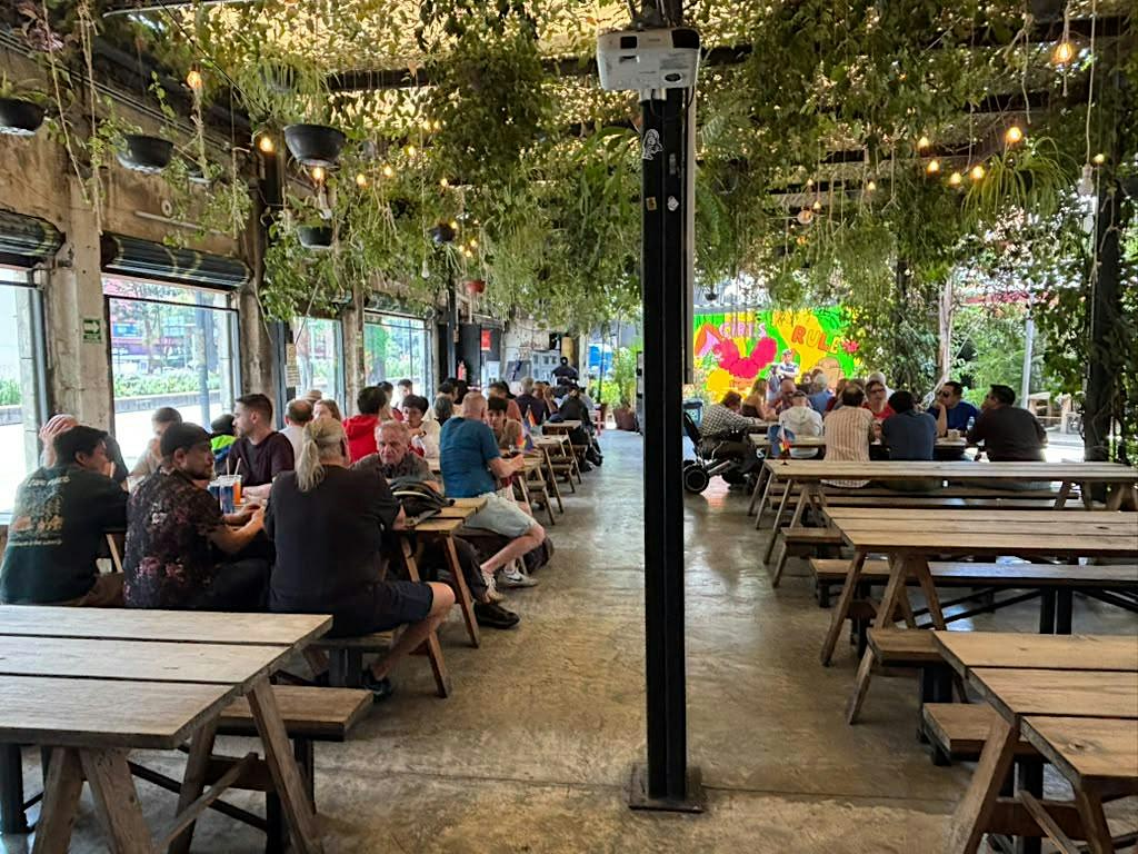 October LGBTQ+ Brunch / Brunch LGBTQ+ de Octubre