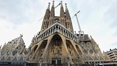Barcelona: Oh My Gaudi Walking Tour